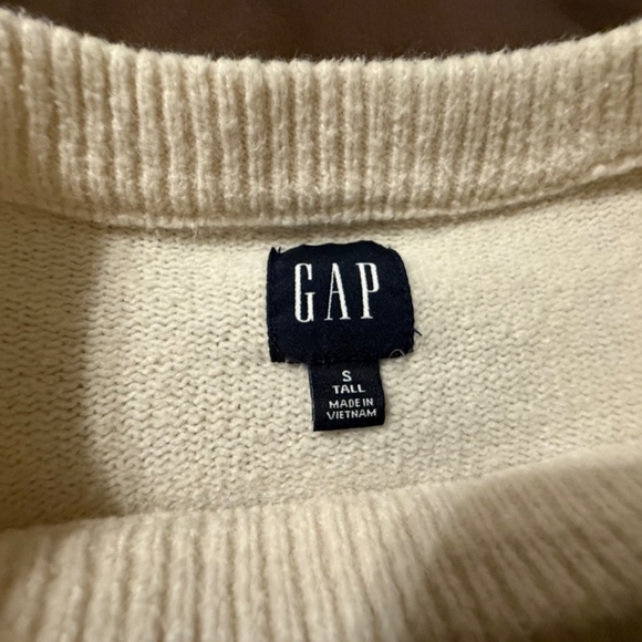 Gap Sweater - Picture 3 of 4